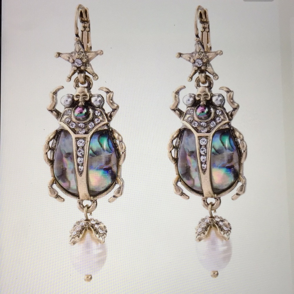 🐞💎Brand New Elegant and Artfully styled Beetle earrings